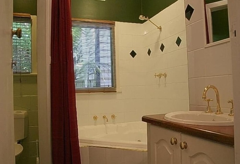 Tudor Cottages Mt Dandenong