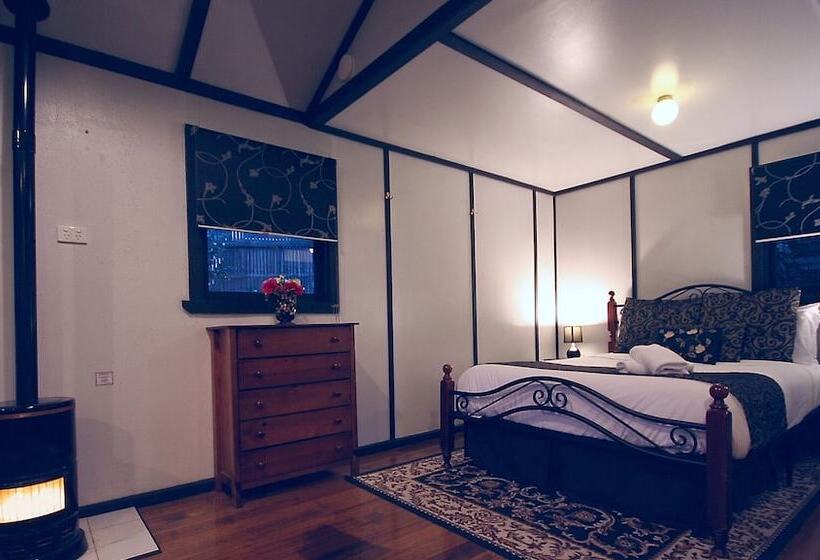 Tudor Cottages Mt Dandenong