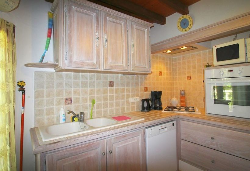 Comfortable Cottage With Above Ground Pool, Situated In Beautiful Countryside