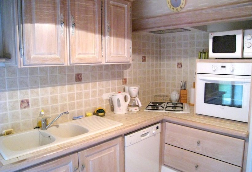 Comfortable Cottage With Above Ground Pool, Situated In Beautiful Countryside
