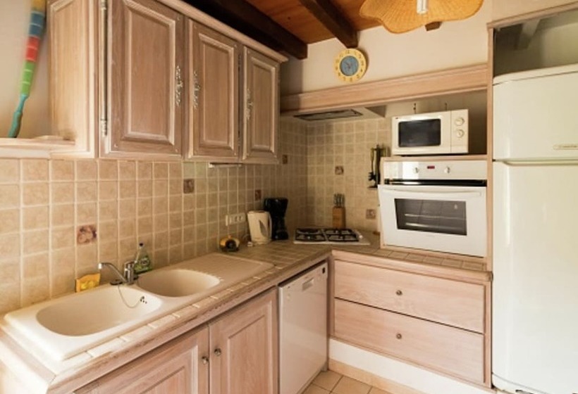 Comfortable Cottage With Above Ground Pool, Situated In Beautiful Countryside