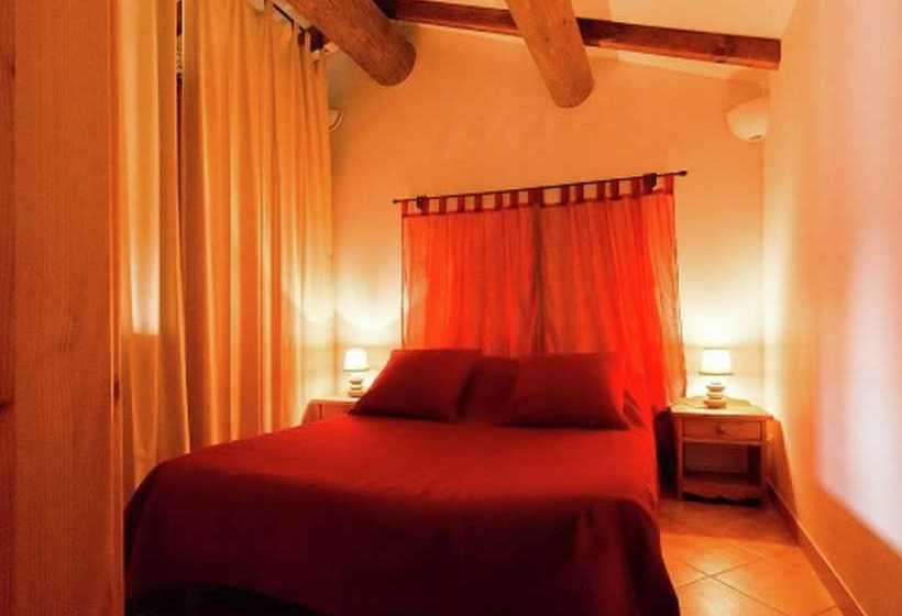 Comfortable Cottage With Above Ground Pool, Situated In Beautiful Countryside