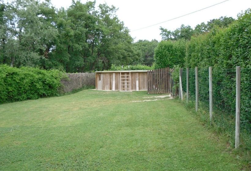 Comfortable Cottage With Above Ground Pool, Situated In Beautiful Countryside