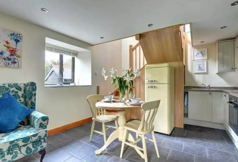 Comfortable Home For A Romantic Stay In A Beautiful Place