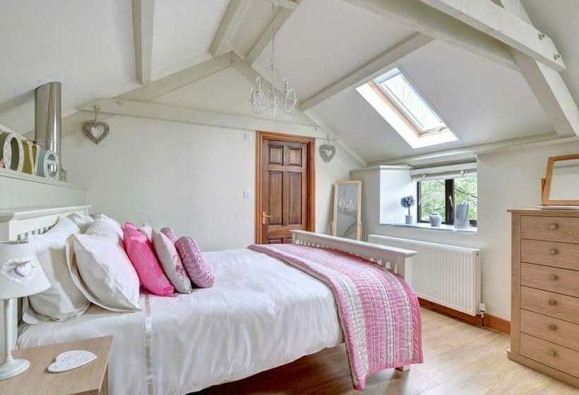 Comfortable Home For A Romantic Stay In A Beautiful Place