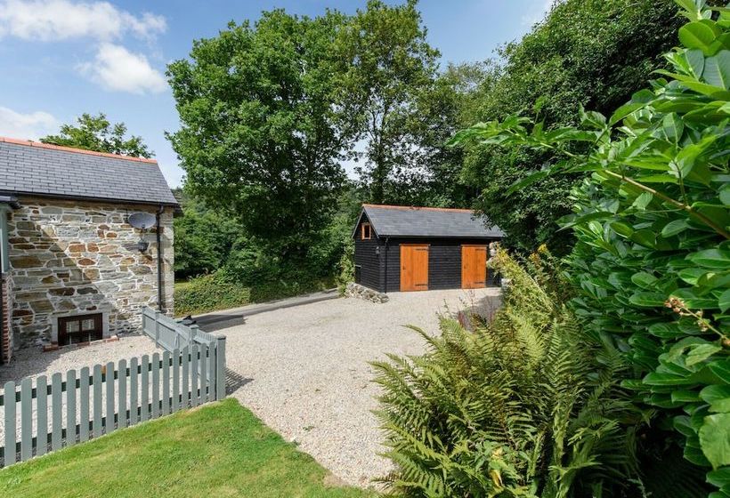 Comfortable Home For A Romantic Stay In A Beautiful Place