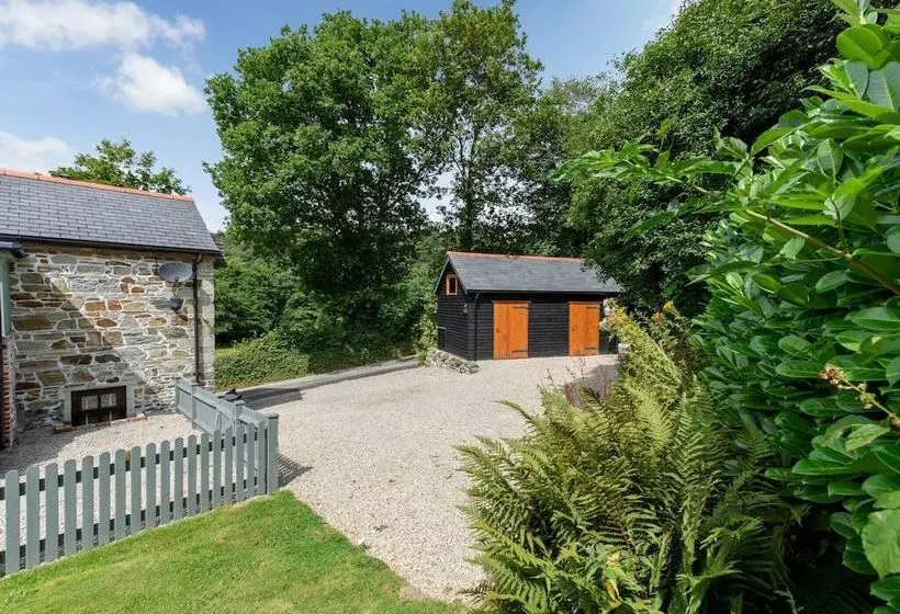 Comfortable Home For A Romantic Stay In A Beautiful Place