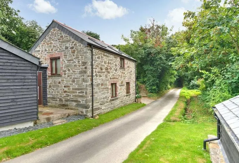 Comfortable Home For A Romantic Stay In A Beautiful Place