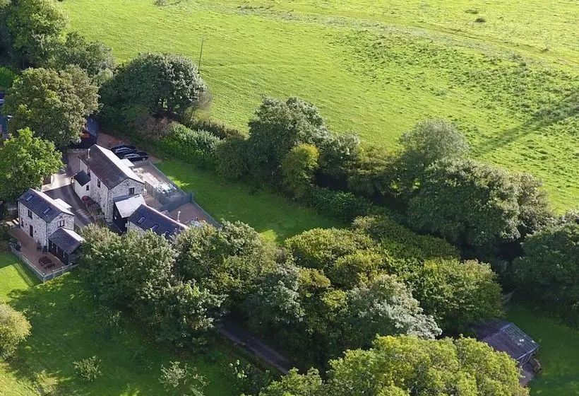 Comfortable Home For A Romantic Stay In A Beautiful Place