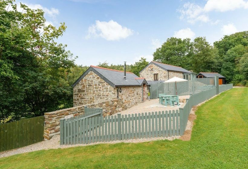 Comfortable Home For A Romantic Stay In A Beautiful Place