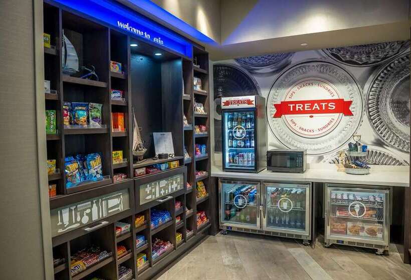 فندق Hampton Inn & Suites Erie Bayfront