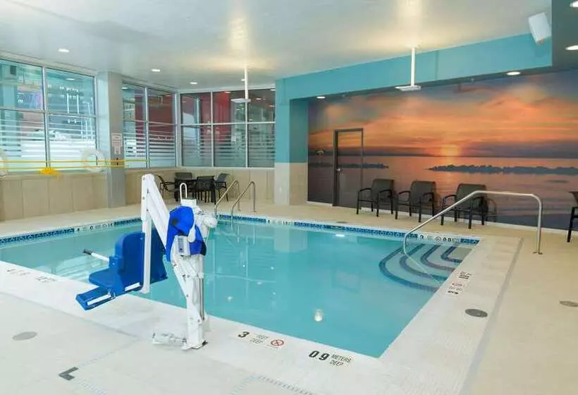 ホテル Hampton Inn & Suites Erie Bayfront