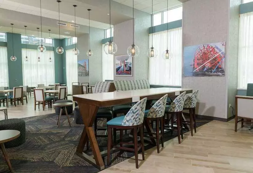 ホテル Hampton Inn & Suites Erie Bayfront