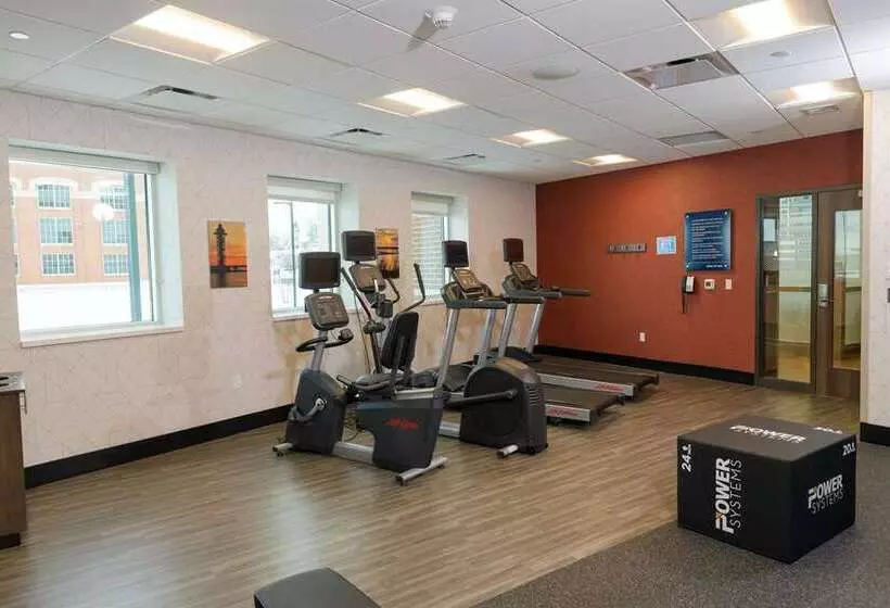 ホテル Hampton Inn & Suites Erie Bayfront