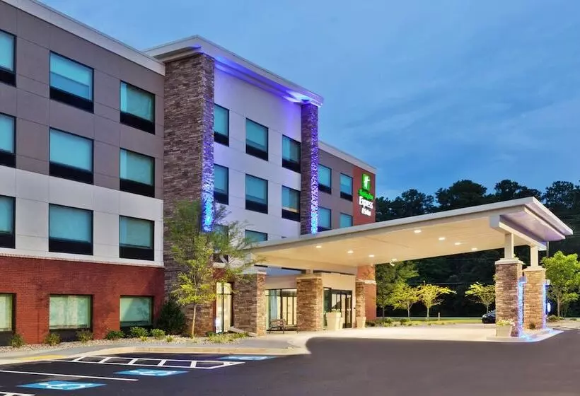 Hotelli Holiday Inn Express & Suites   Fayetteville, An Ihg