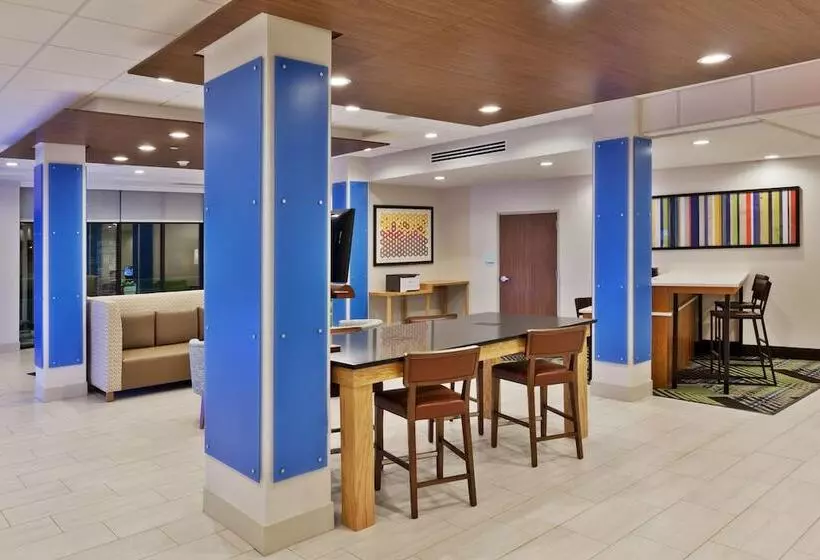 Hotelli Holiday Inn Express & Suites   Fayetteville, An Ihg