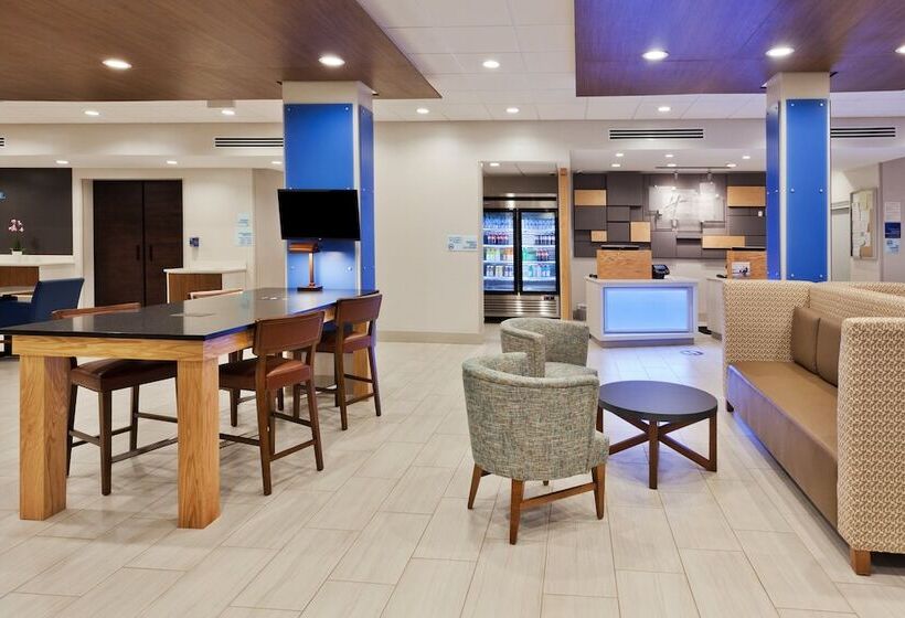 בית מלון כפרי Holiday Inn Express & Suites   Fayetteville, An Ihg