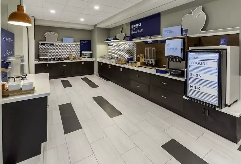 Hotelli Holiday Inn Express Milwaukee West Allis By Ihg