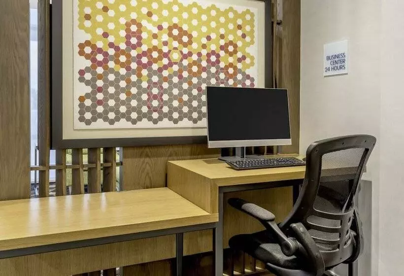 Hotelli Holiday Inn Express Milwaukee West Allis By Ihg