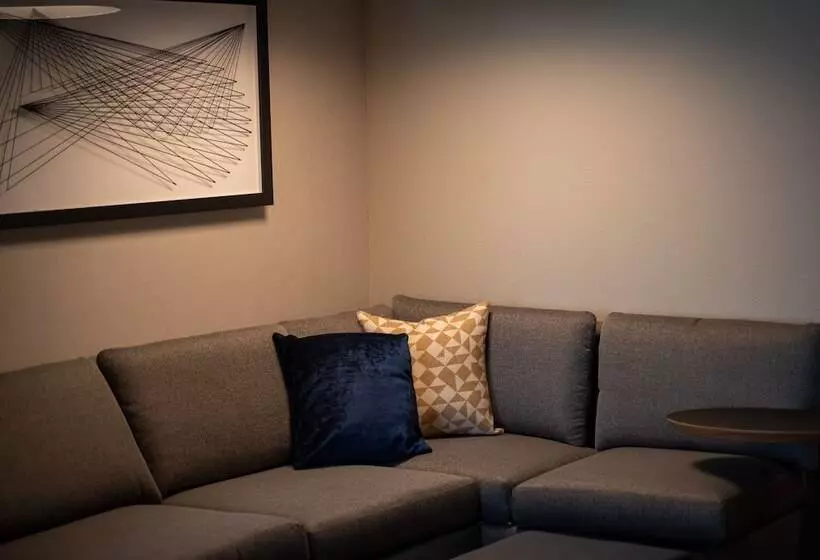 هتل Hyatt Place Altoona/des Moines