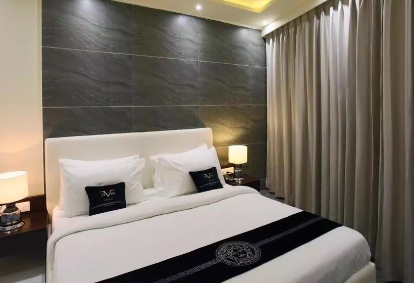 ホテル Mohan Tulip