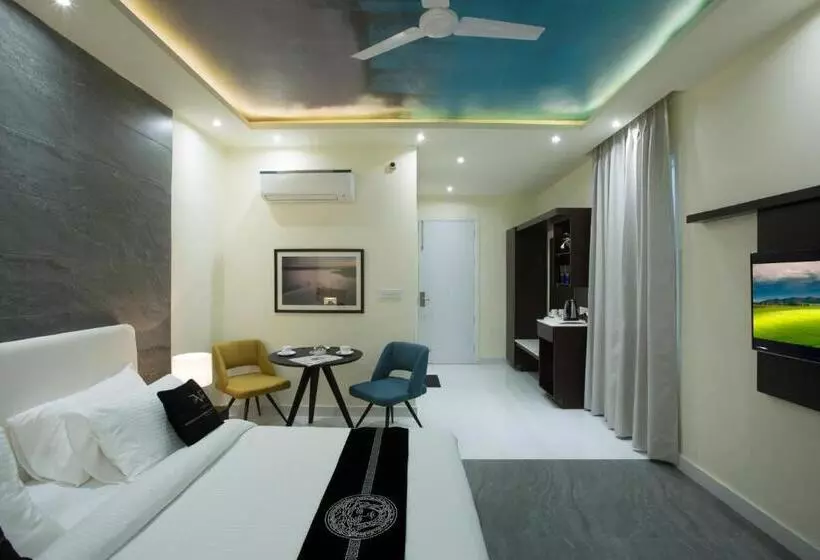 ホテル Mohan Tulip