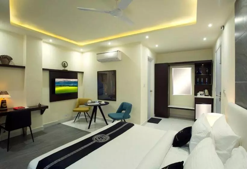 ホテル Mohan Tulip