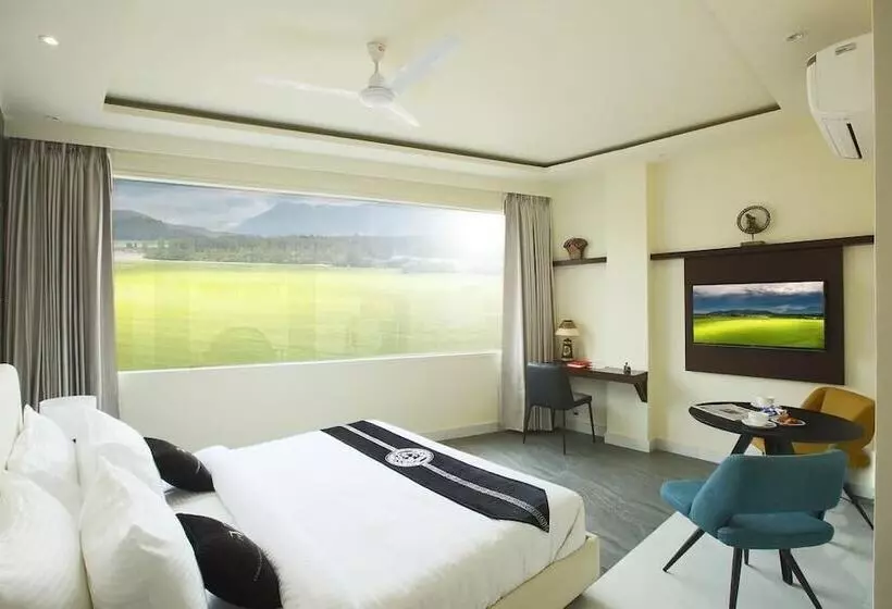 ホテル Mohan Tulip