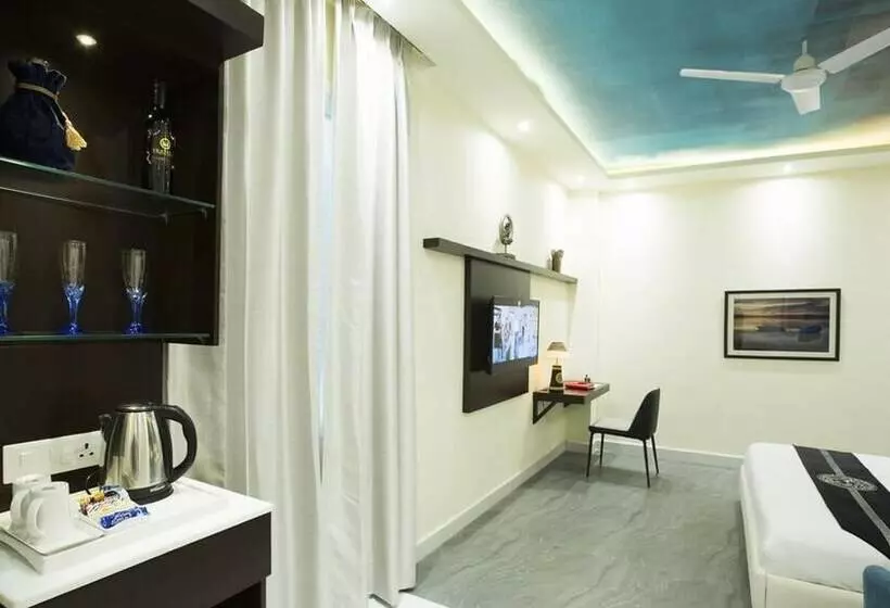 ホテル Mohan Tulip