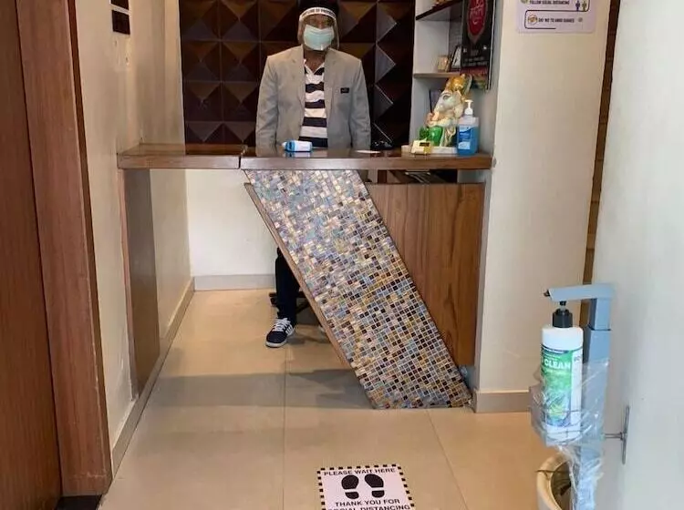 ホテル Mohan Tulip