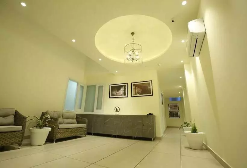 ホテル Mohan Tulip