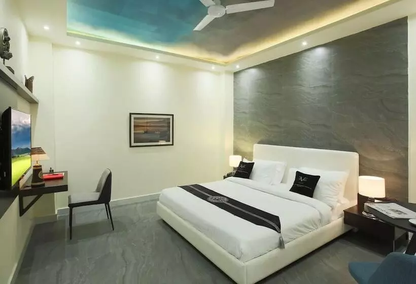 ホテル Mohan Tulip