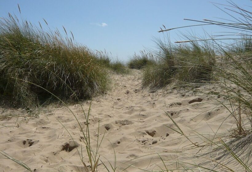Lodge In Countryside With Fine Views