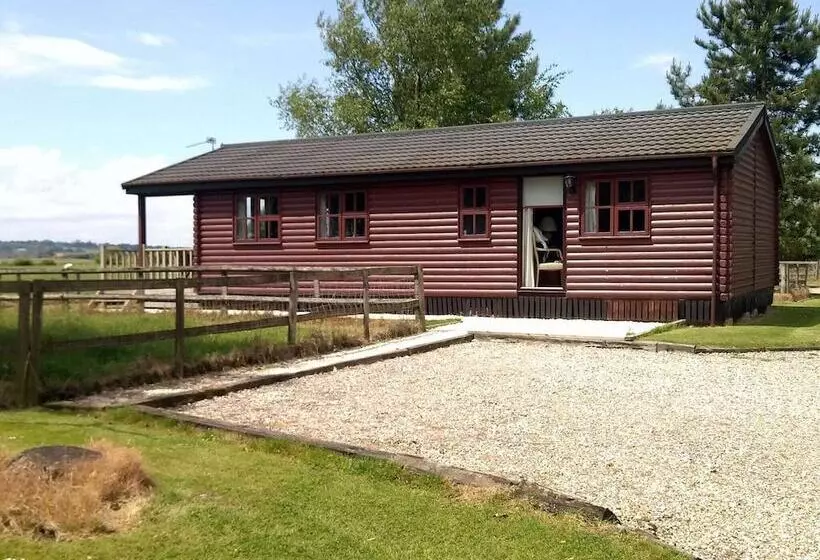 Lodge In Countryside With Fine Views