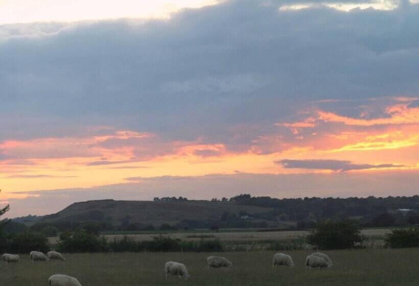 Lodge In Countryside With Fine Views