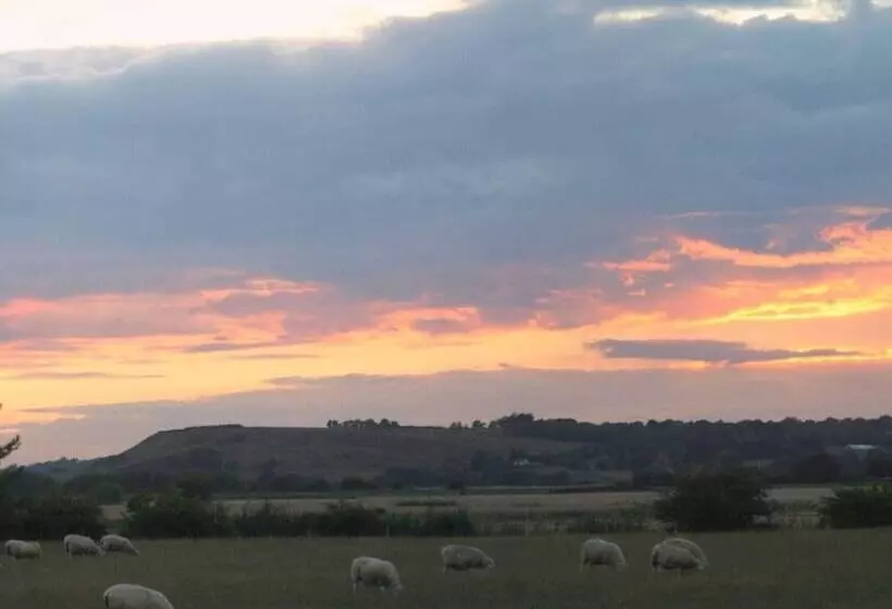 Lodge In Countryside With Fine Views