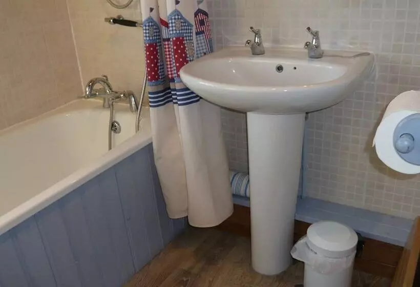 Lodge In Countryside With Fine Views