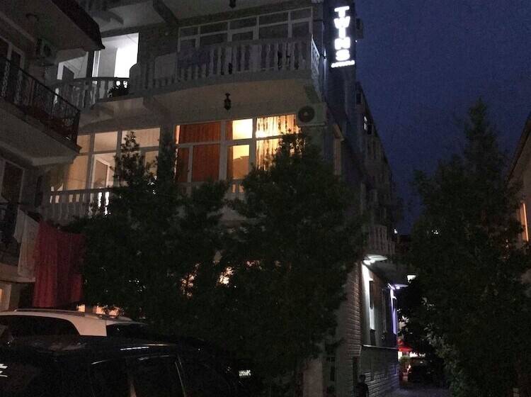 پانسیون Twins