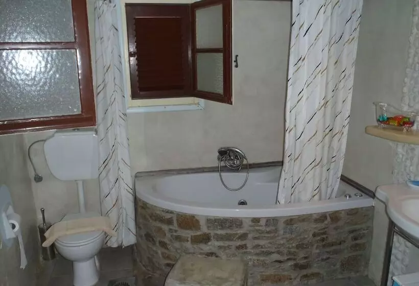 Rania Apartments Sea View