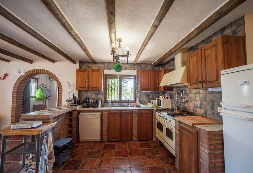 Spacious Cottage With Private Pool And Beautiful Views Of Mountains And Sea