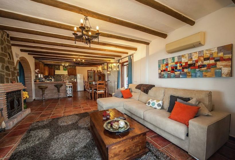 Spacious Cottage With Private Pool And Beautiful Views Of Mountains And Sea