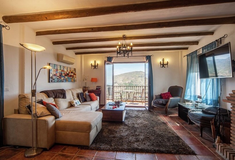 Spacious Cottage With Private Pool And Beautiful Views Of Mountains And Sea