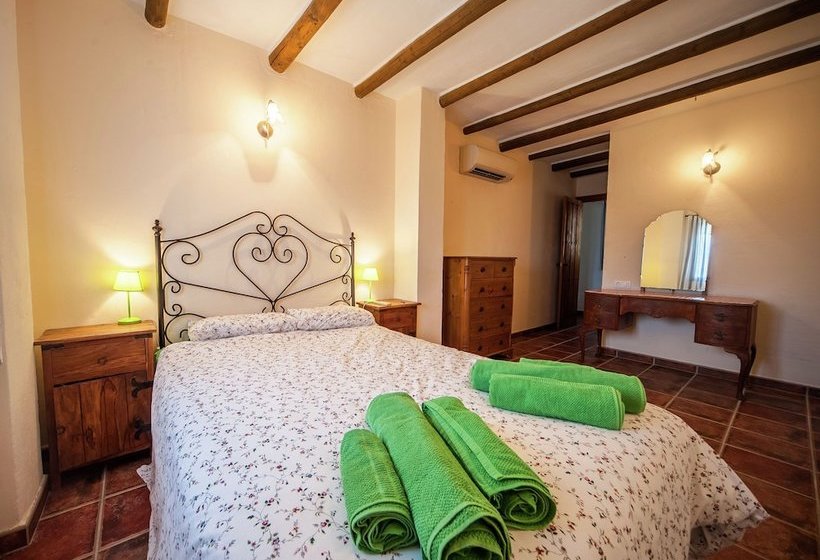 Spacious Cottage With Private Pool And Beautiful Views Of Mountains And Sea