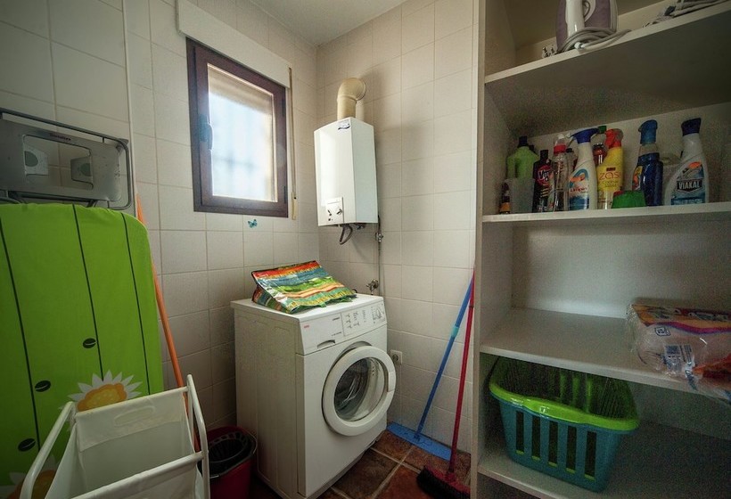 Spacious Cottage With Private Pool And Beautiful Views Of Mountains And Sea