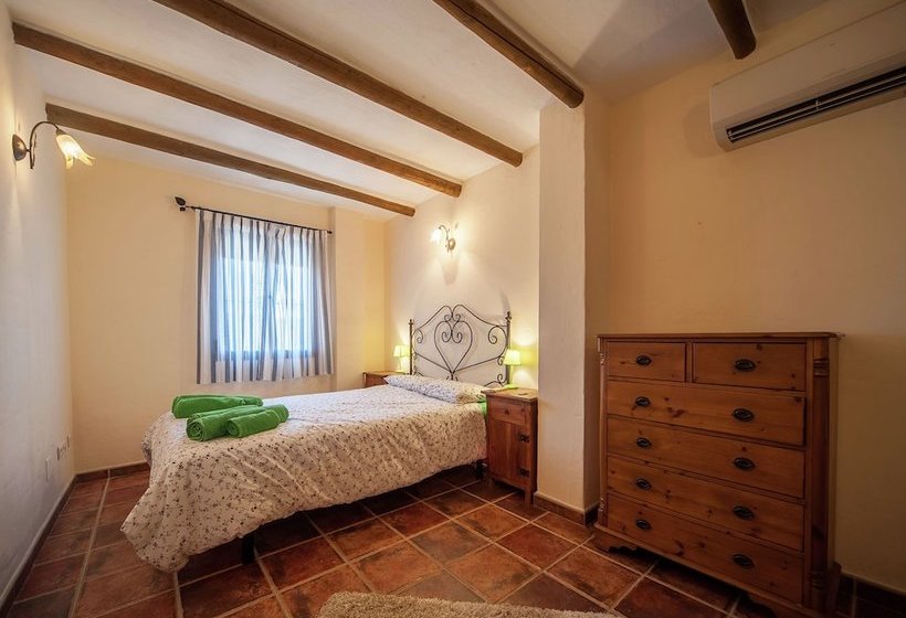 Spacious Cottage With Private Pool And Beautiful Views Of Mountains And Sea