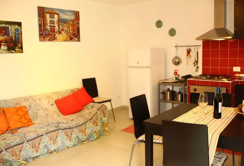 Traditional Cottage With Terrace, Garden Furniture, Barbecue