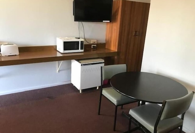 Мотель County Lodge Motor Inn