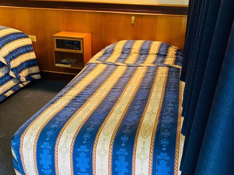 Мотель County Lodge Motor Inn