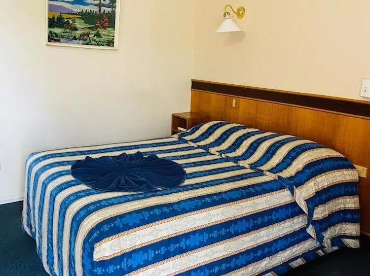 Motelli County Lodge Motor Inn