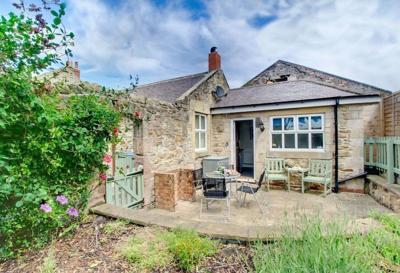 Escape To The Seaside In This Pretty Coastal Cottage, Perfect For A Relaxing Holiday